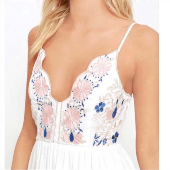 Daisy Petal Pickin' Ivory Embroidered Dress - Picture 2 of 7